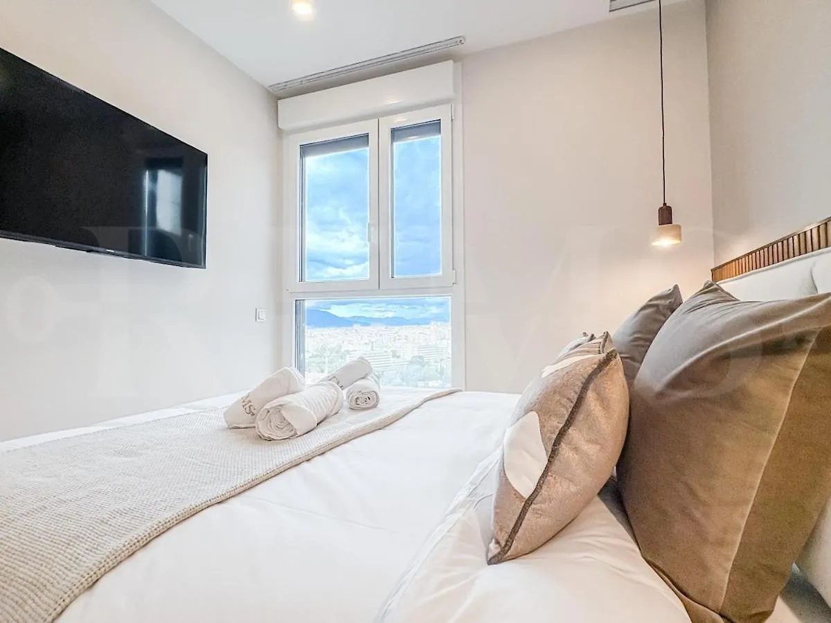 Apartment With Stunning Views And Parking By Rems Malaga
