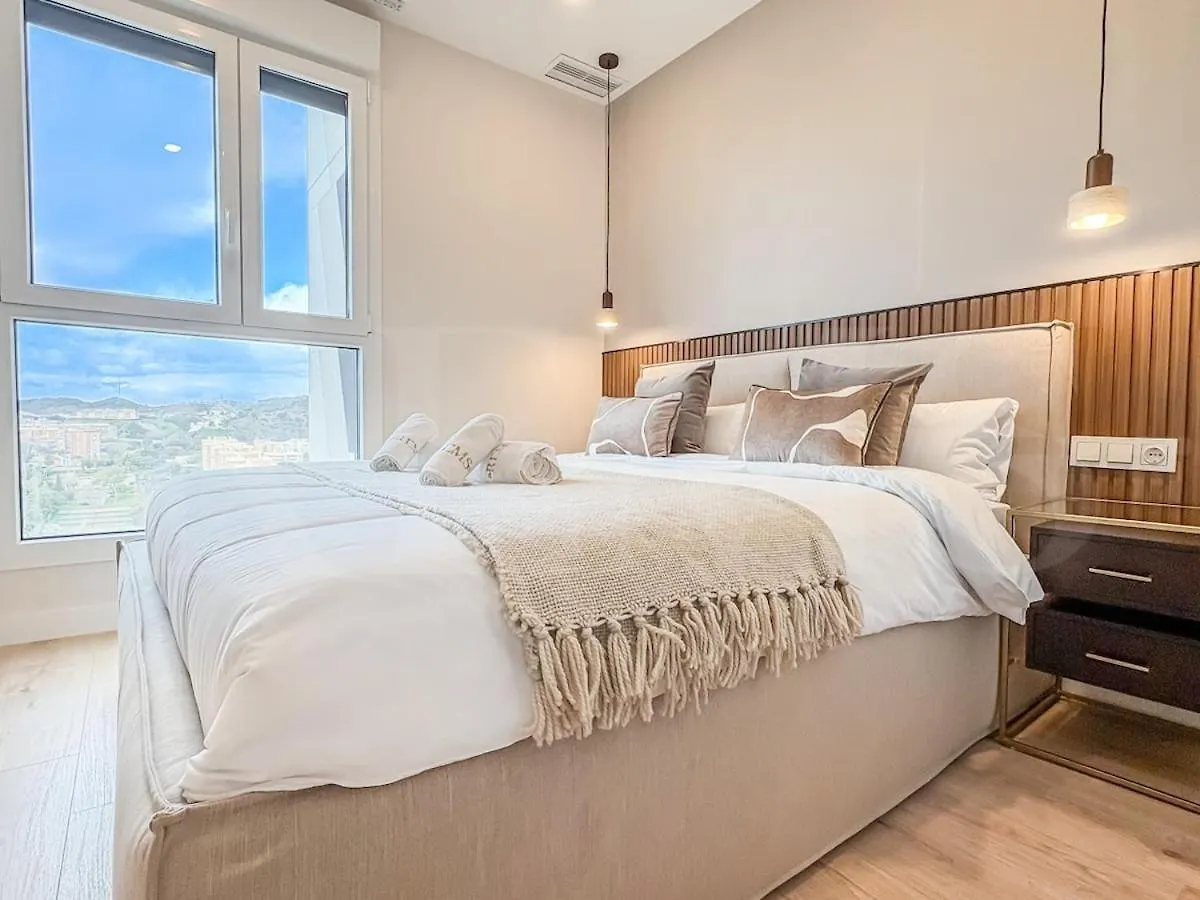 Apartment With Stunning Views And Parking By Rems Malaga
