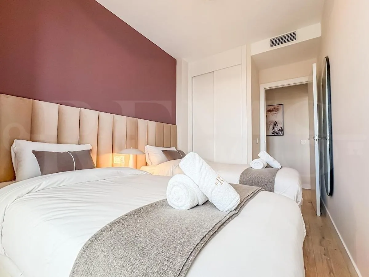 Apartment With Stunning Views And Parking By Rems Malaga 0*,