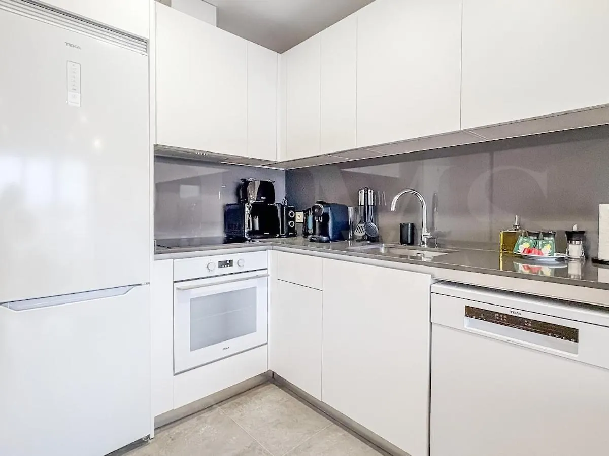 Apartment With Stunning Views And Parking By Rems Malaga