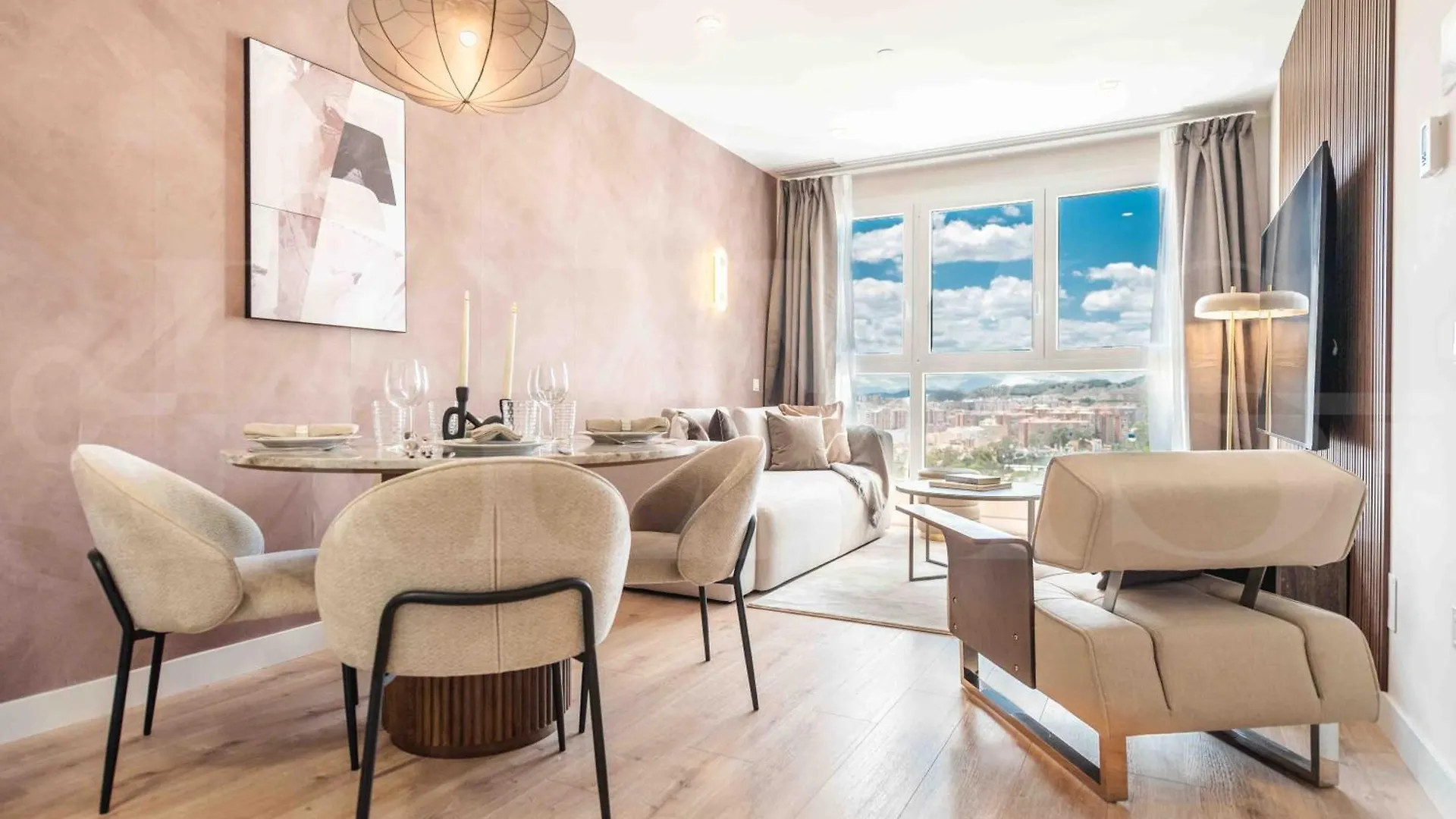 Apartment With Stunning Views And Parking By Rems Málaga