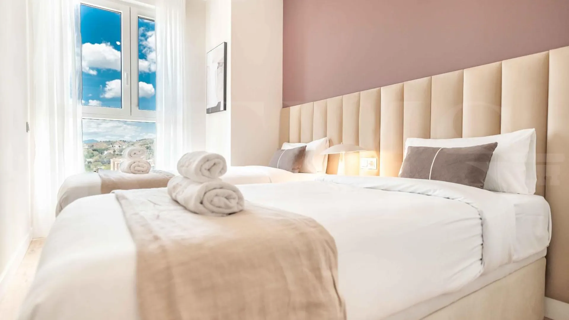 Apartment With Stunning Views And Parking By Rems Málaga
