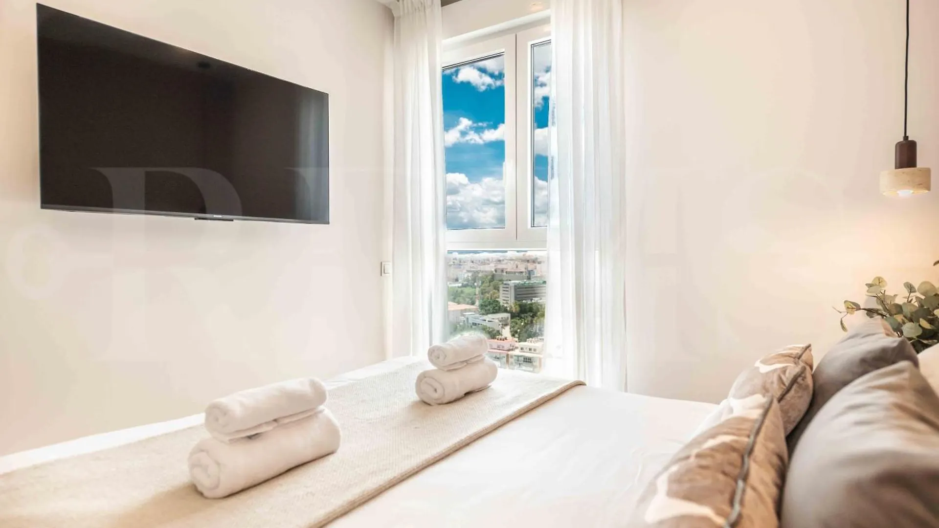 Apartment With Stunning Views And Parking By Rems Málaga 0*,