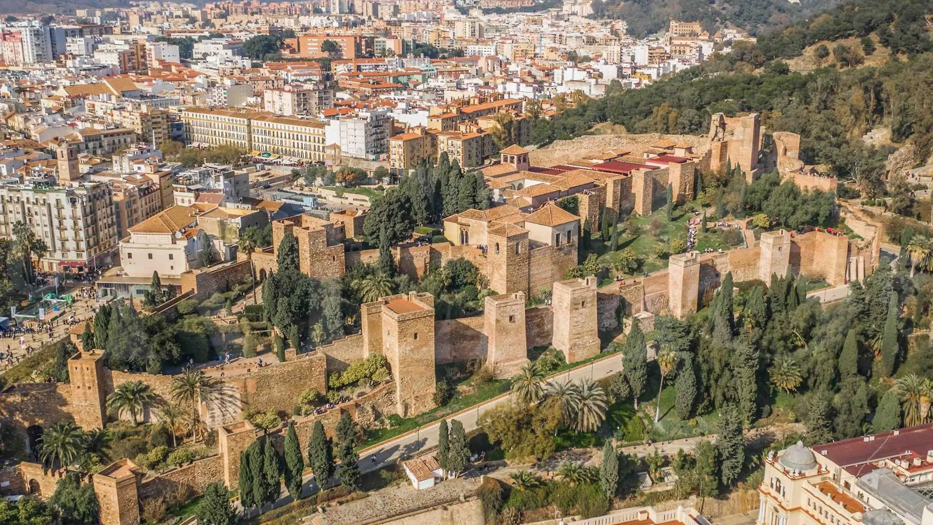 Apartment With Stunning Views And Parking By Rems Málaga