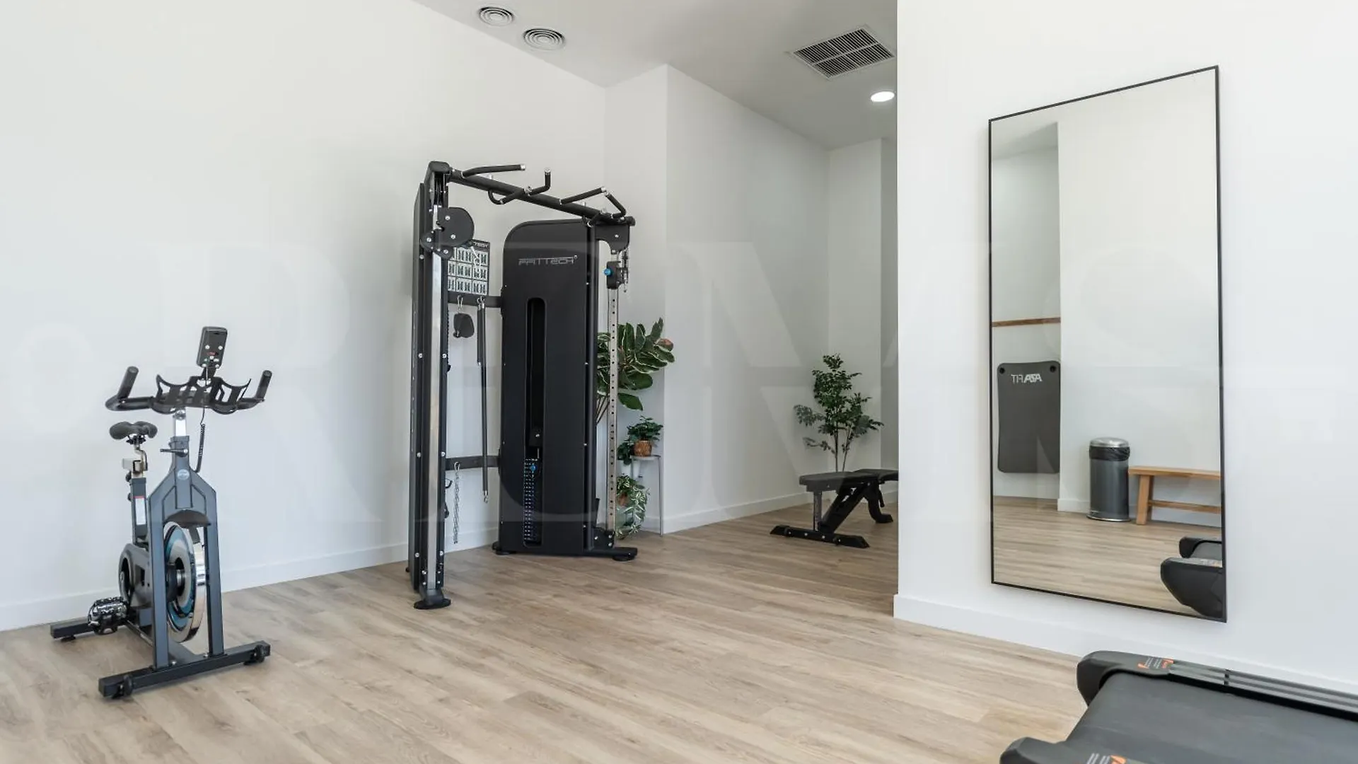 מאלגה Apartment With Stunning Views And Parking By Rems