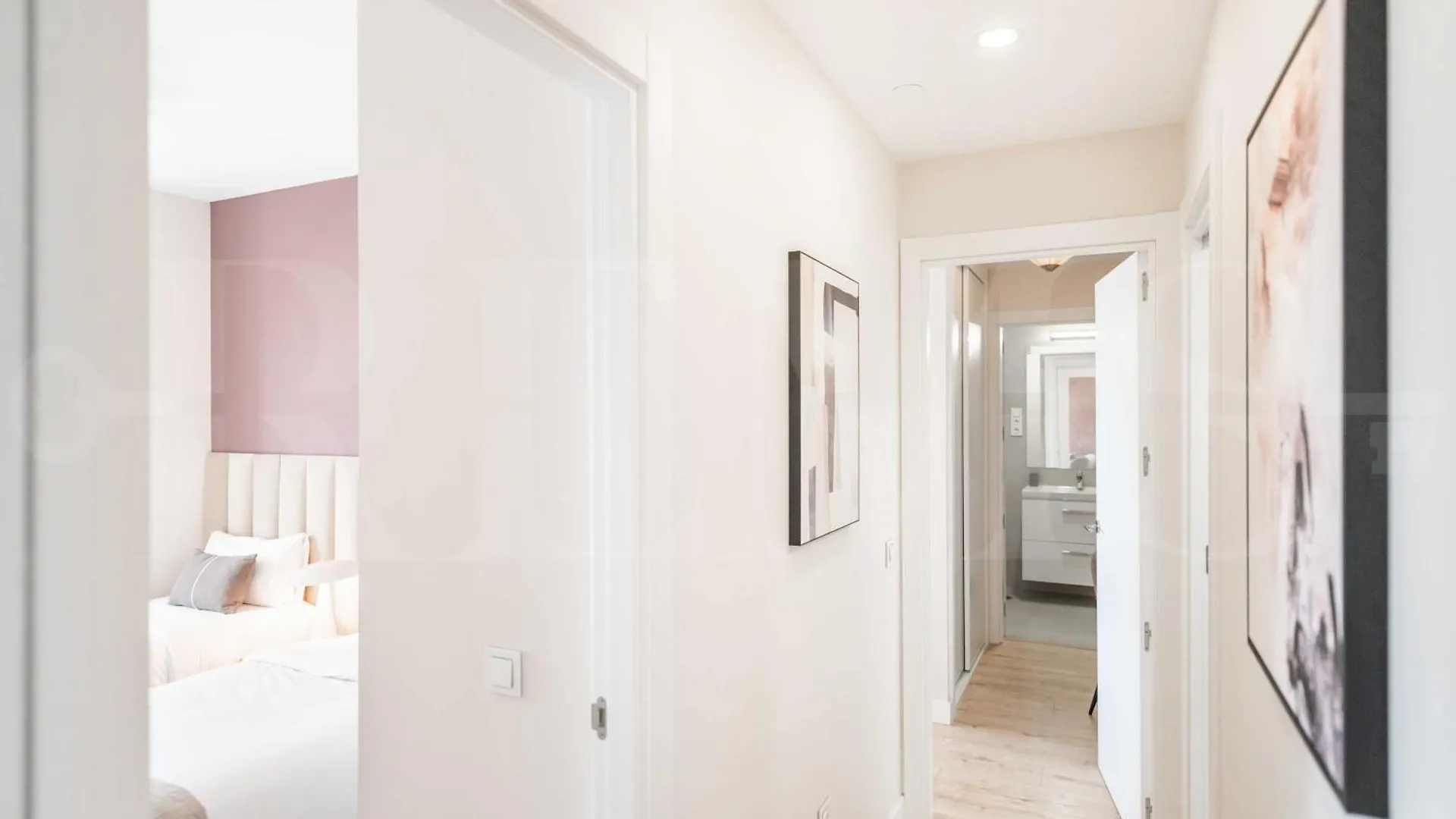 מאלגה Apartment With Stunning Views And Parking By Rems